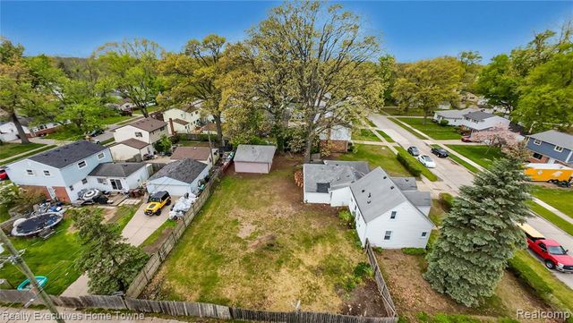 34441 Harroun Street, Wayne, MI 48184