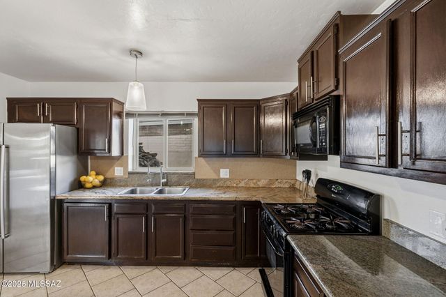 4690 S Stewart Avenue, Tucson, AZ 85714