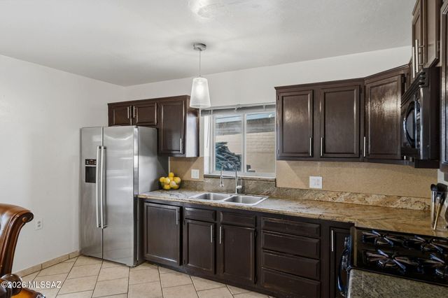 4690 S Stewart Avenue, Tucson, AZ 85714