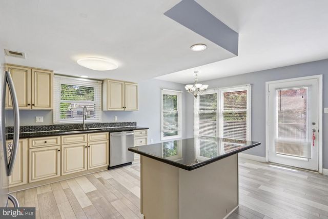 74 SOLDIERS SQ, Chesterbrook, PA 19087
