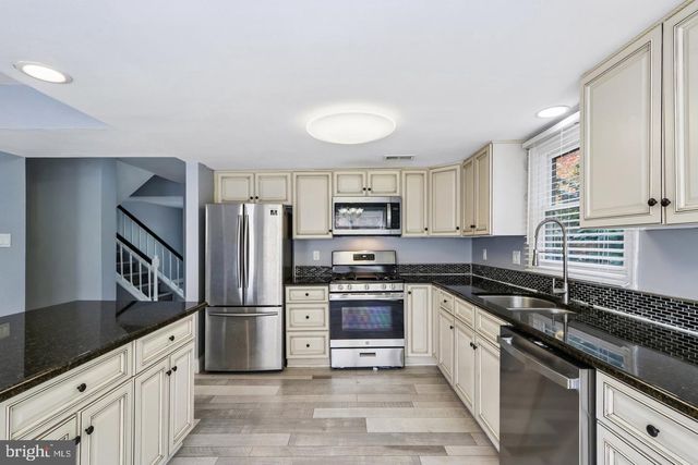74 SOLDIERS SQ, Chesterbrook, PA 19087