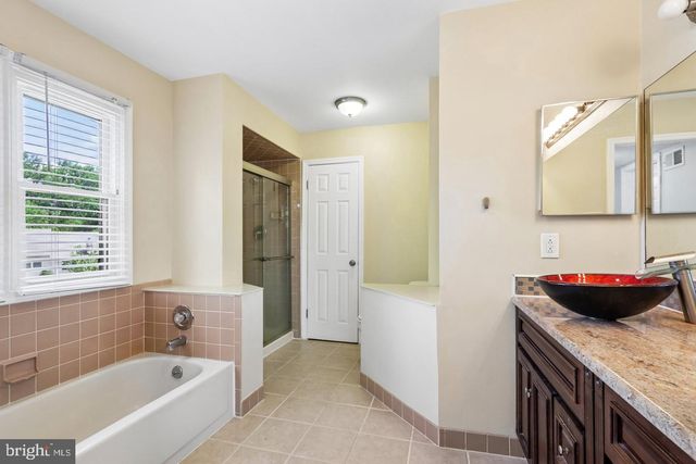 74 SOLDIERS SQ, Chesterbrook, PA 19087