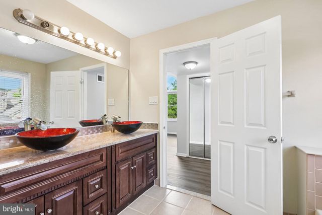74 SOLDIERS SQ, Chesterbrook, PA 19087