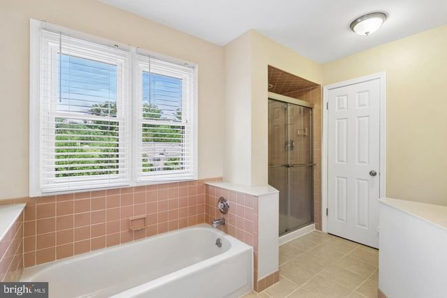 74 SOLDIERS SQ, Chesterbrook, PA 19087