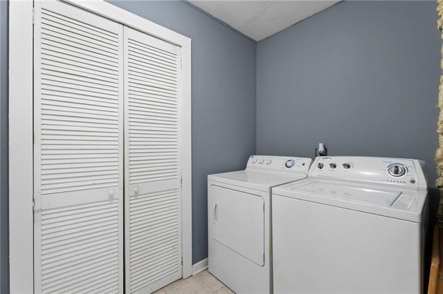 672 Lookout Court, Lawrenceville, GA 30043