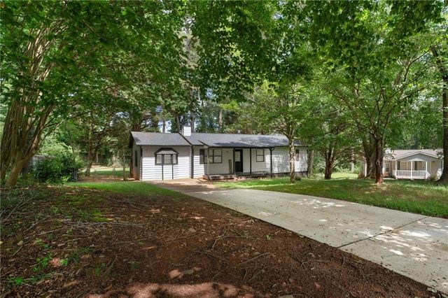 672 Lookout Court, Lawrenceville, GA 30043