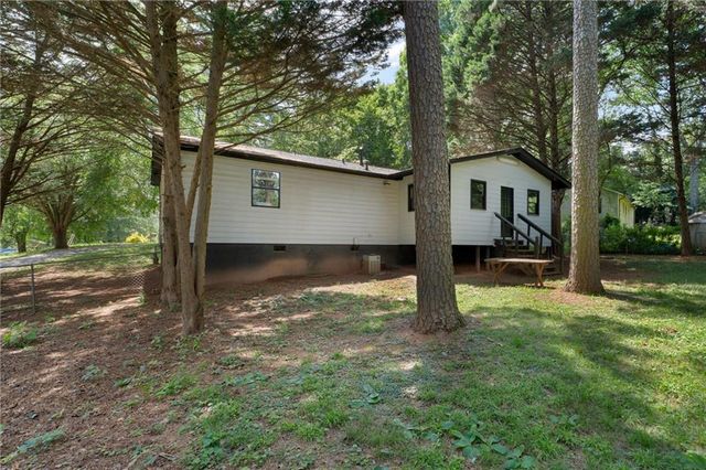672 Lookout Court, Lawrenceville, GA 30043