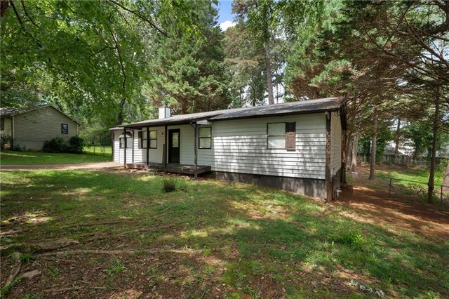 672 Lookout Court, Lawrenceville, GA 30043