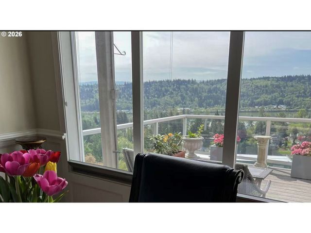 1964 HALL St, West Linn, OR 97068