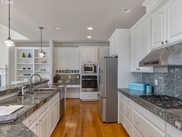 1964 HALL St, West Linn, OR 97068