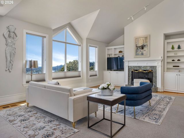 1964 HALL St, West Linn, OR 97068