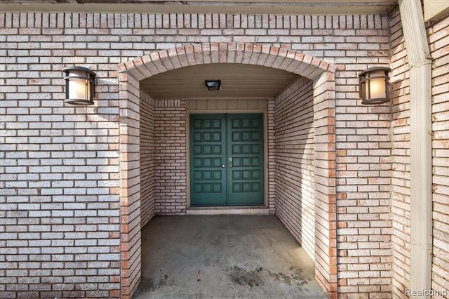 1193 Timberview Trail, Bloomfield Hills, MI 48304