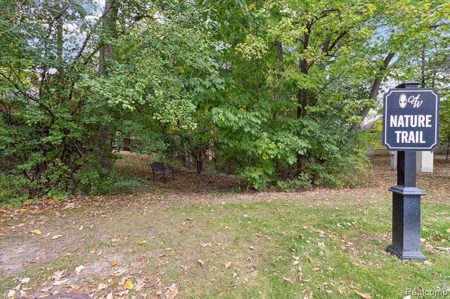 1193 Timberview Trail, Bloomfield Hills, MI 48304