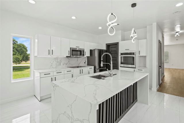 2212 Anderson Street, Dallas, TX 75215