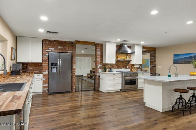 1947 N Soldier Trail, Tucson, AZ 85749