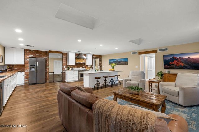 1947 N Soldier Trail, Tucson, AZ 85749