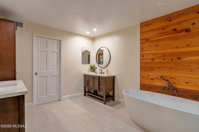 1947 N Soldier Trail, Tucson, AZ 85749