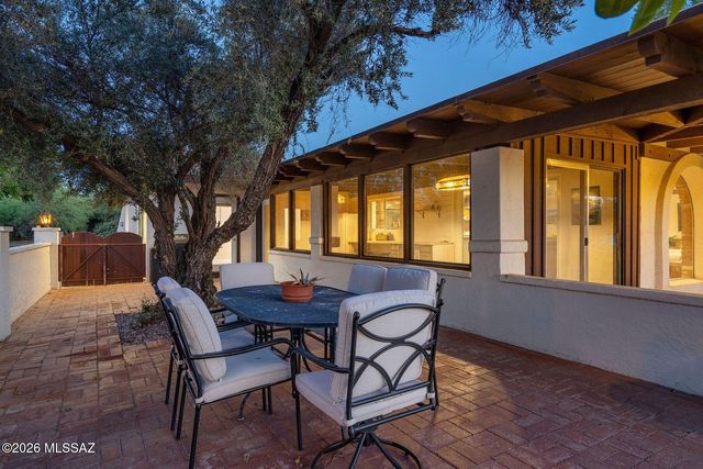 1947 N Soldier Trail, Tucson, AZ 85749