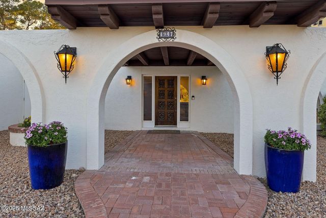 1947 N Soldier Trail, Tucson, AZ 85749