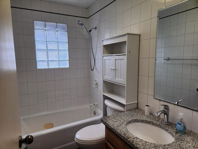 1041 Wolf Lake Drive, Peacock Twp, MI 49304
