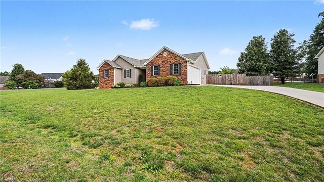 125 Gumtree Court, Mocksville, NC 27028