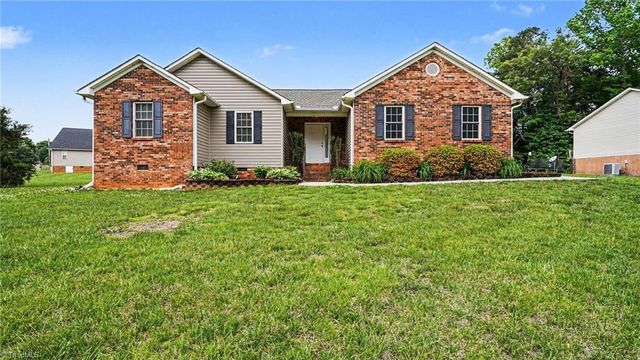 125 Gumtree Court, Mocksville, NC 27028