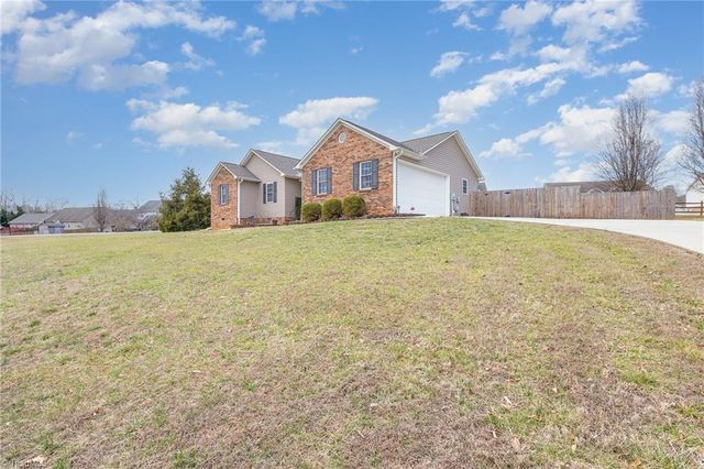 125 Gumtree Court, Mocksville, NC 27028