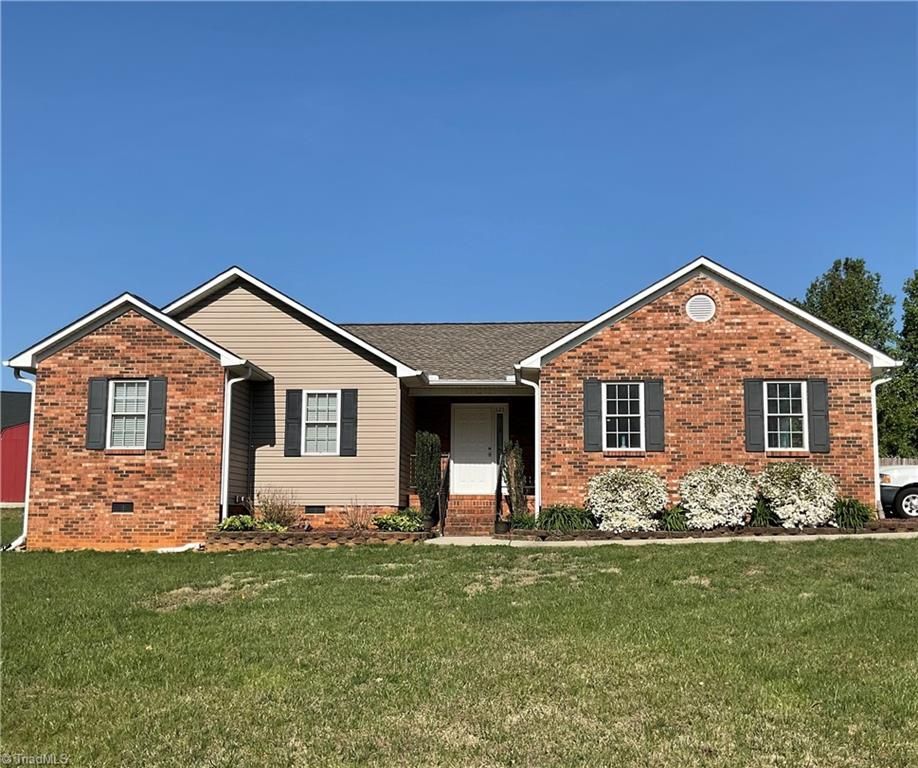 125 Gumtree Court, Mocksville, NC 27028