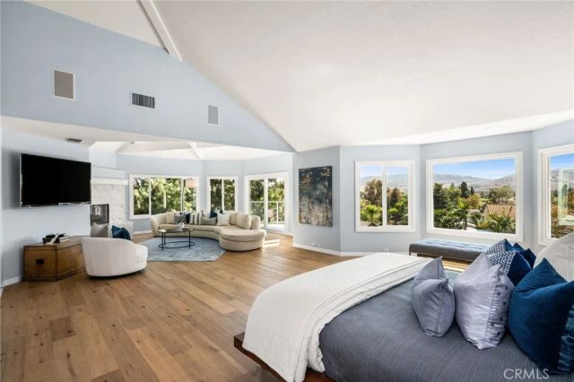 1086 Castlerock, North Tustin, CA 92705