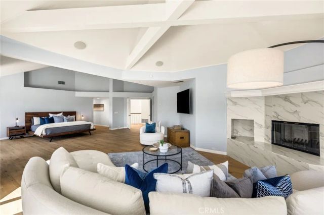 1086 Castlerock, North Tustin, CA 92705