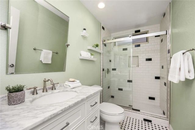 1086 Castlerock, North Tustin, CA 92705