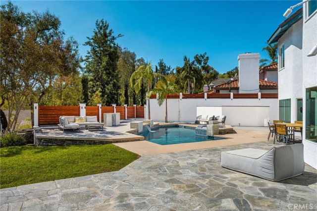 1086 Castlerock, North Tustin, CA 92705