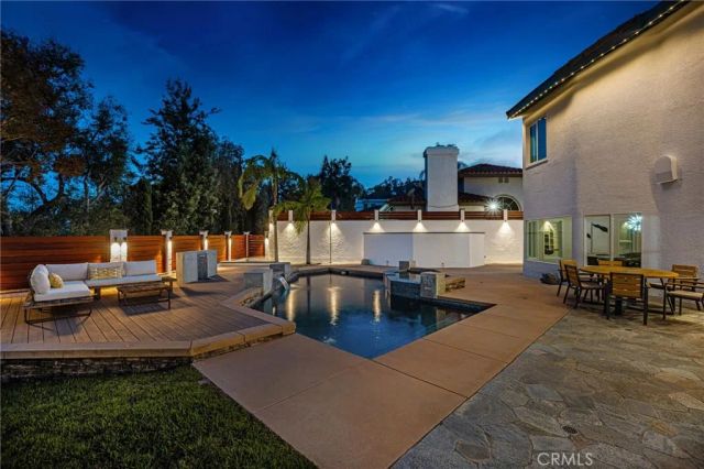 1086 Castlerock, North Tustin, CA 92705