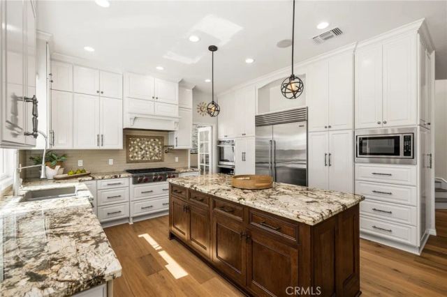 1086 Castlerock, North Tustin, CA 92705