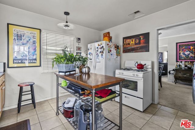 6111 S Fairfax Avenue, Los Angeles, CA 90056