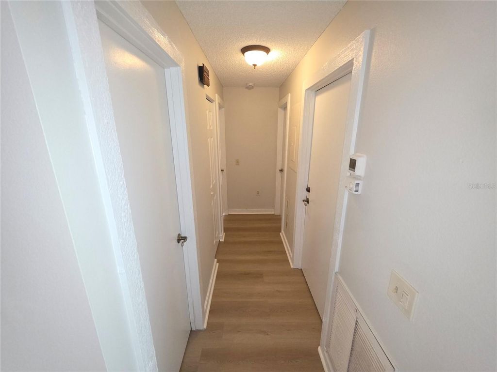 Image 21 of property listing at 7518 4TH AVENUE W, Bradenton, FL 34209