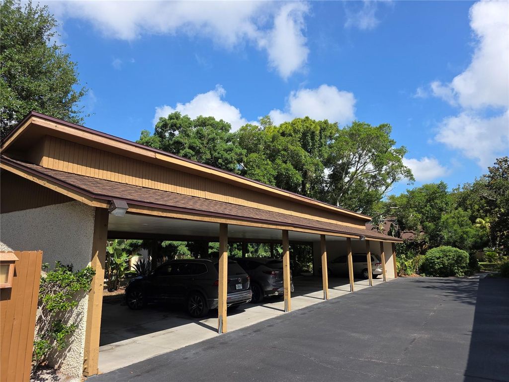 Image 29 of property listing at 7518 4TH AVENUE W, Bradenton, FL 34209