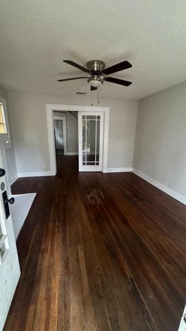 700 Cumberland Street, Dallas, TX 75203