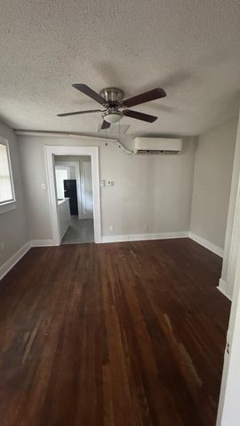 700 Cumberland Street, Dallas, TX 75203