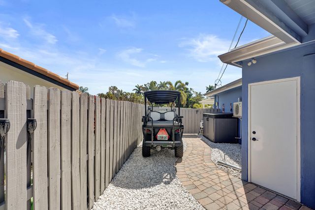 1221 SE 3rd Avenue, Pompano Beach, FL 33060