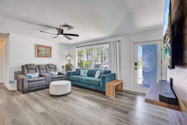 1221 SE 3rd Avenue, Pompano Beach, FL 33060