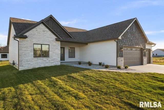 7123 Alvie Lane, Bettendorf, IA 52722