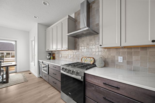 7123 Alvie Lane, Bettendorf, IA 52722