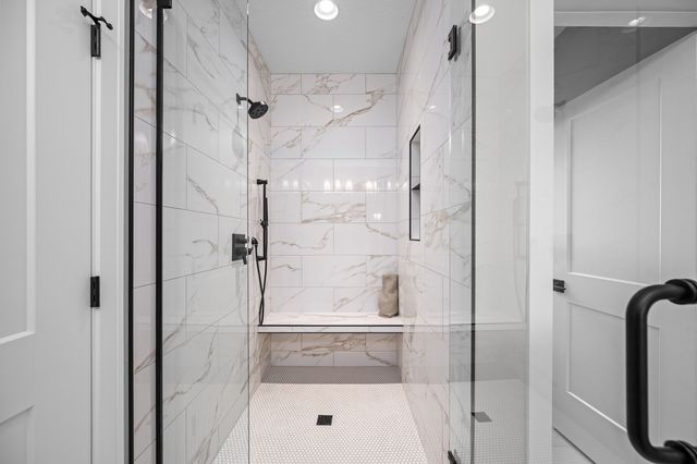 7123 Alvie Lane, Bettendorf, IA 52722