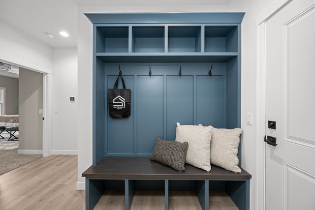 7123 Alvie Lane, Bettendorf, IA 52722