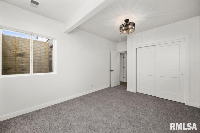 7123 Alvie Lane, Bettendorf, IA 52722