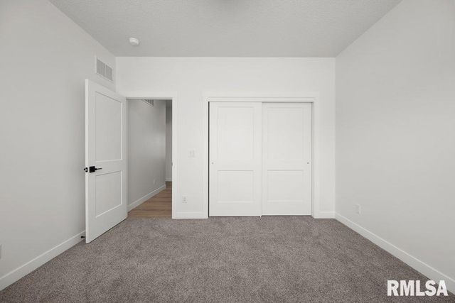 7123 Alvie Lane, Bettendorf, IA 52722