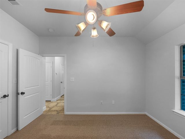 100 Horizon Circle, Azle, TX 76020