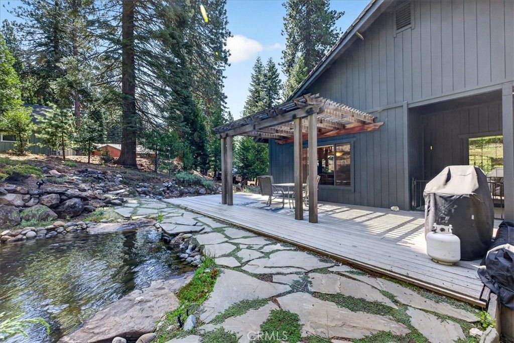 Image 3 of property listing at 915 Golf Club, Lake Almanor Peninsula, CA 96137