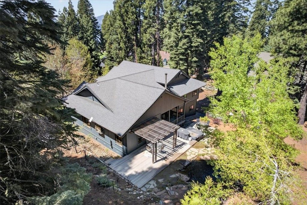 Image 54 of property listing at 915 Golf Club, Lake Almanor Peninsula, CA 96137